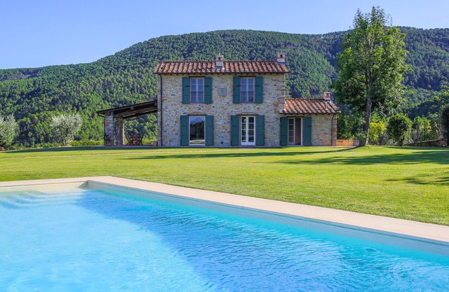 Villa/Independent home in Lucca with 3 bedrooms sleeps 6