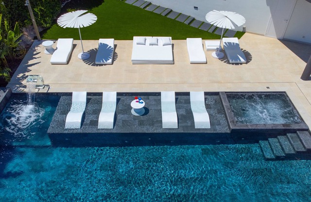 Villa 'Infinity Barcelona' with Sea View, Wi-Fi and Air Conditioning