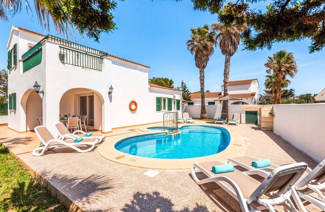 Villa Ingrid - Four Bedroom Villa, Sleeps 8