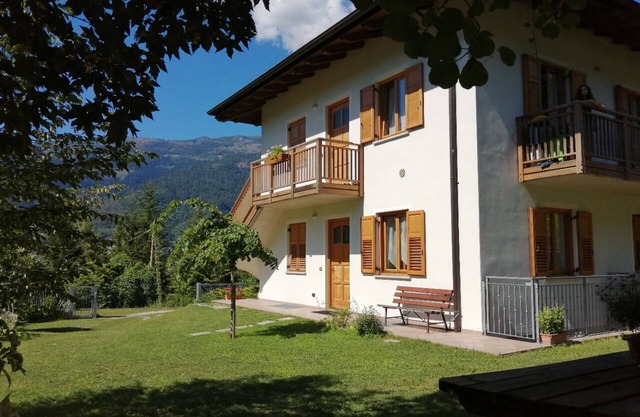VILLA IRMA: at only 2 Km to the beaches of Lakes Caldonazzo and Levico