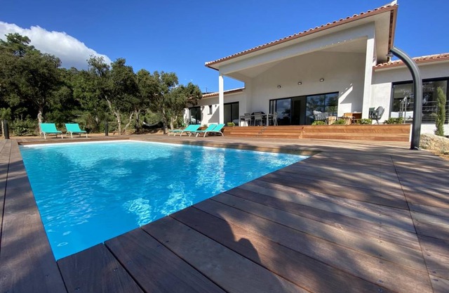 Villa Isula by Intendance Excellency