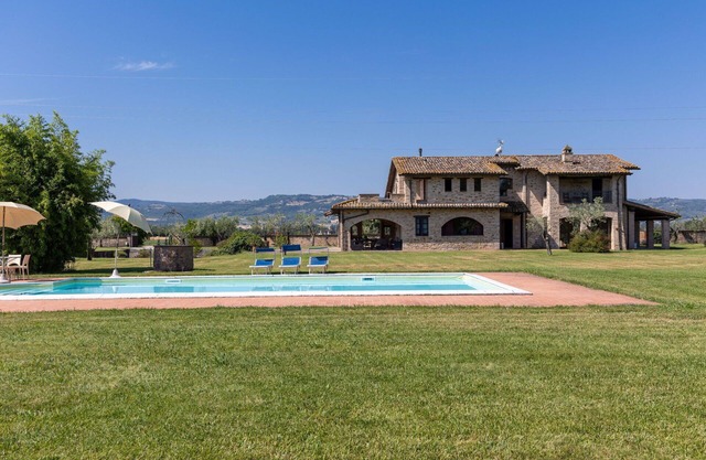 Villa Assisi - Holiday Villa Rental with swimming pool in Assisi, Umbria