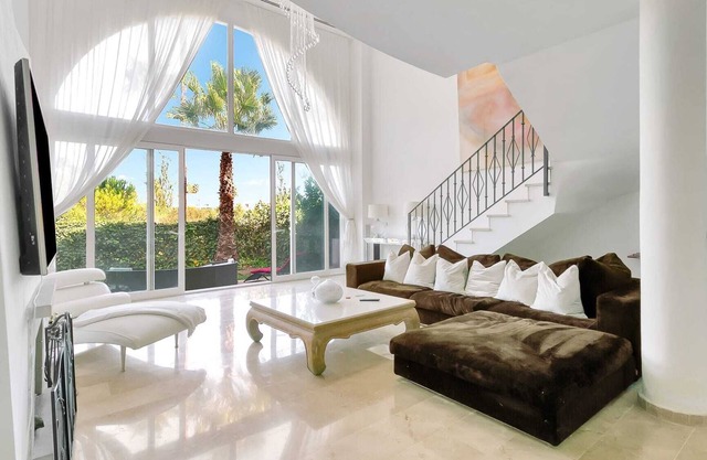 Villa Jacqueline luxurious , spacious peaceful haven near beach 🏖 and golf ⛳