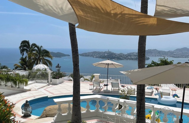 VILLA JADE LUXURY VILLA IN ACAPULCO WITH BEST STAFF AND VIEWS