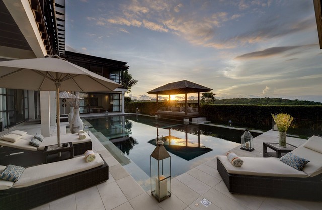 Villa Jamalu by Nakula