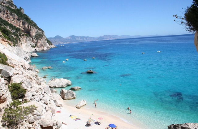 Villa Janas. Apartments with magnificent views of the sea and mountains. Quiet location.