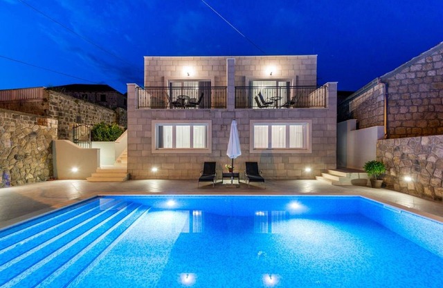 Villa Kabalero - Four-Bedroom Villa with Private Pool