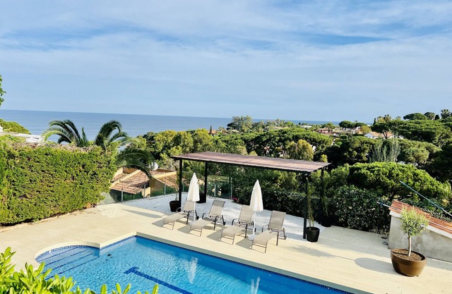 *Villa Karl* Sea views Cala Sant Francesc