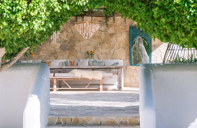 Villa KM4 - Four Bedroom Villa, Sleeps 16