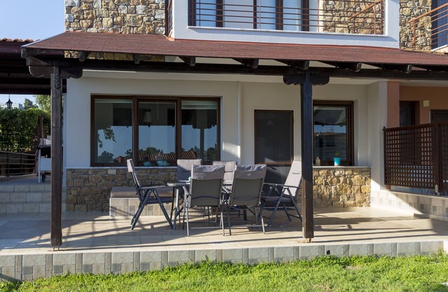 Villa Kristin 2 - Great Location, Sea Views, BBQ