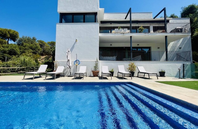 Villa Kubik by Costabravaway