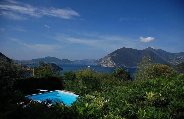 Villa La Briciola - Italy Lake District. Private pool, BBQ & large outdoor space