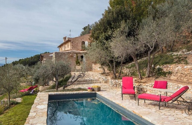 Villa la Sorgente, a fortress with private pool