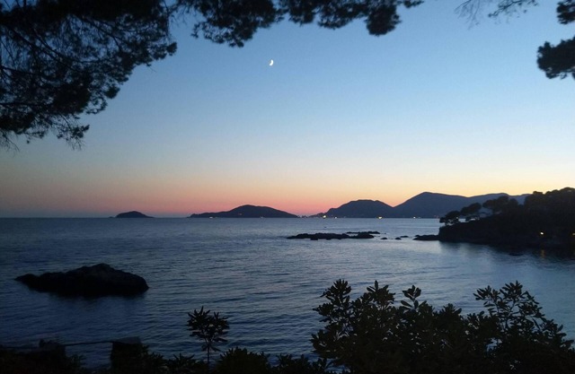 Villa La Perla consists of 2 separate apartments with direct access to the sea