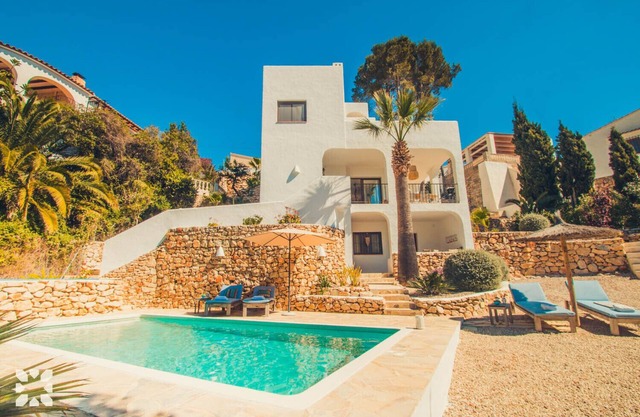 Villa LA QUINTA BLANCA by Abahana Villas