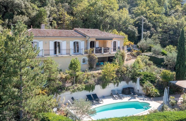 Villa La Vallée – Luxury holiday villa in Nyons with heated pool