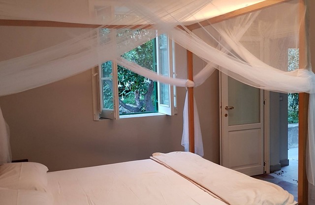 Villa Labruto - Acqua Studio with garden and private parking.