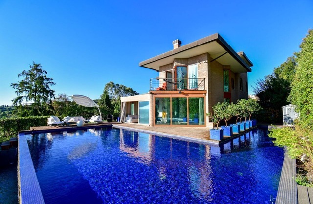 Villa Laguna - Three Bedroom Villa, Sleeps 6