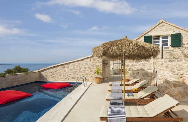 Villa Lapis - 19th century heritage house on Hvar with exceptional views, private pool and Jacuzzi