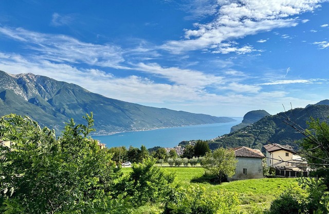 Villa Larici - Unique View of Lake Garda and Monte Baldo