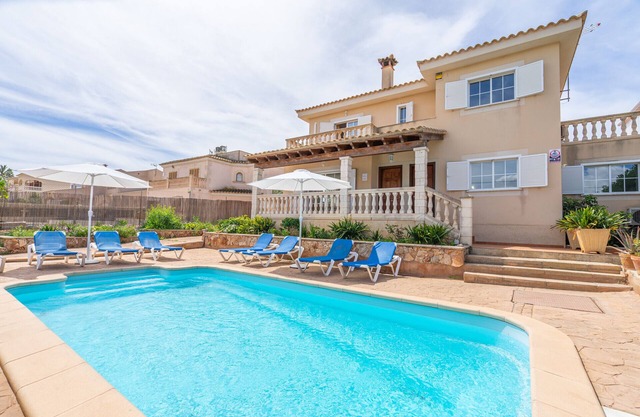 Villa Las Palmeras - with private swimming pool