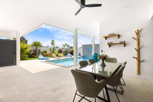Villa Laura by See Residence -Near Cystal bay- Inclued Airport pick up