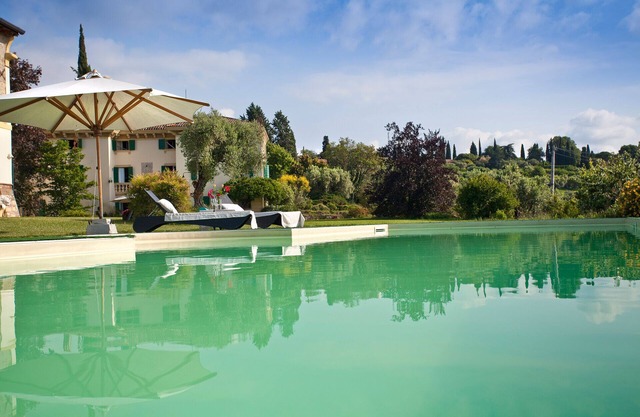 Villa le Grotte, magnificent Villa very close to Verona with wonderful views
