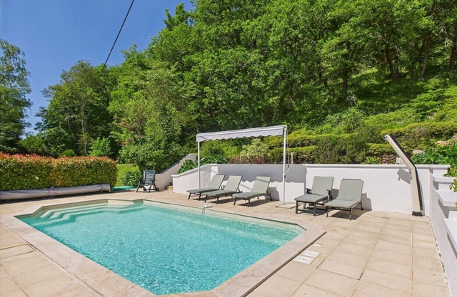 Villa “Le Roc” for 10, garden and swimming pool