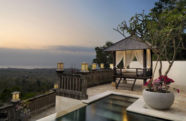 Villa Leana - 4 Bedroom, family friendly inc. pool fence, cook and epic sunsets
