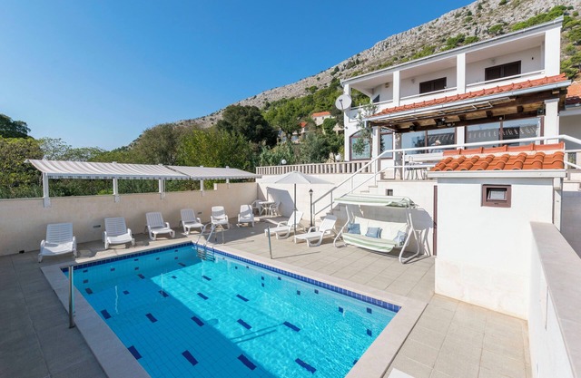 VILLA LEO/private pool/seaview/pets welcome/luxury villa on 1000 m2