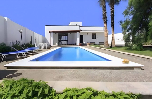 Villa 'Leonardo with Private Pool', Private Pool, Wi-Fi and Air Conditioning