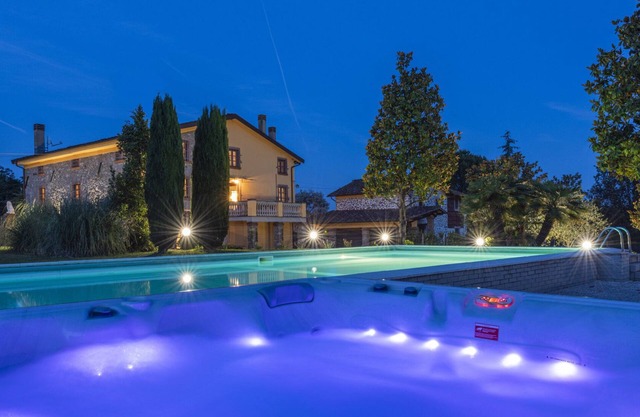 Villa Leone 12+2, Emma Villas