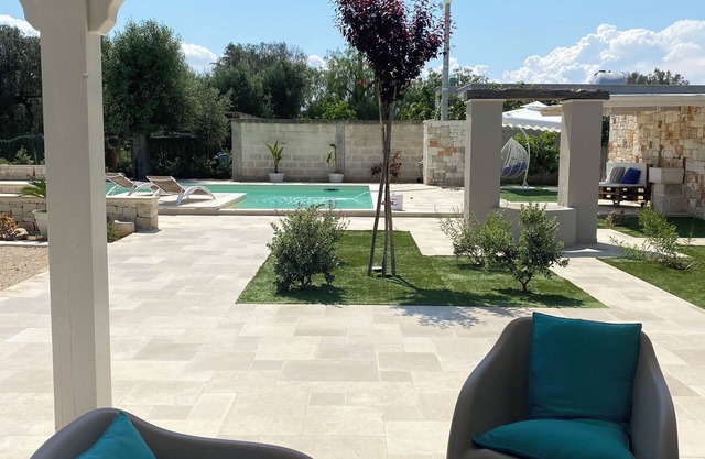 Villa Leone holiday house with pool