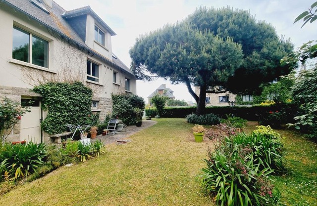 Villa les mouettes, au bord de la mer.