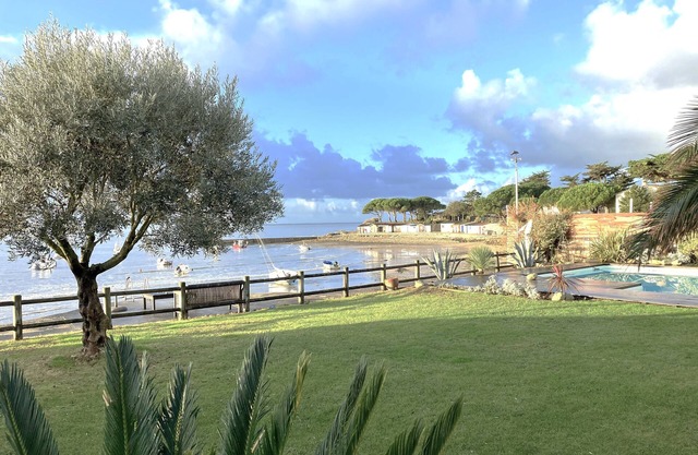 Villa "les pieds dans l'eau" La Rochelle south for 10 people
