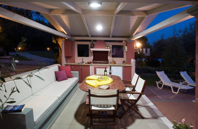 Villa Levantes, villas close to beaches, shops, bakeries, restaurants and cafes