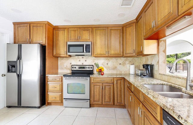 Villa Lina 4 bedroom Heated Pool/BBQ