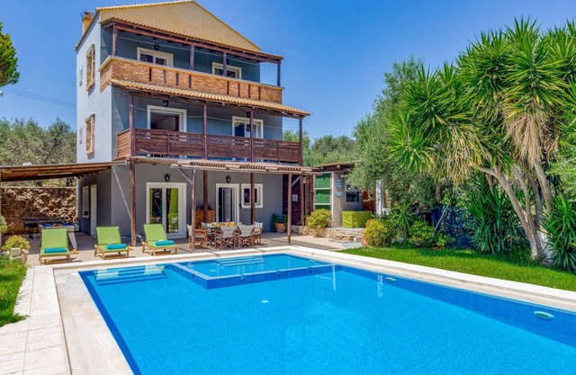 Villa Liostasi by Villa Plus