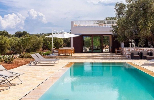 VILLA LORZATA - Luxury Rental with pool & seaview in Puglia