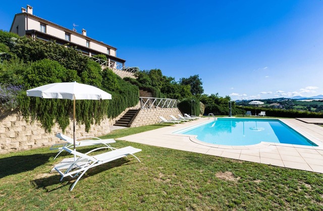 Villa Luisa, 4 apartments with pool in Orciano, 20 minutes from the Adriatic Coast - apartment Furbo