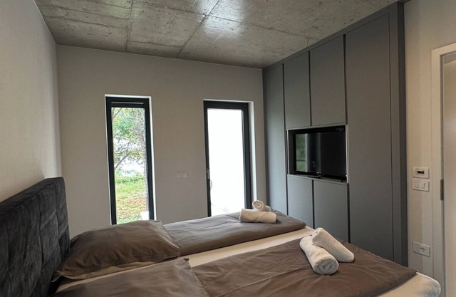 Villa Lujo Luxurious villa with pool, 200m from the beach