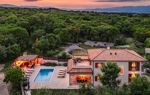 Villa LuLu kamena villa s maslinikom otok Krk Dobrinj selo Gostinjac
