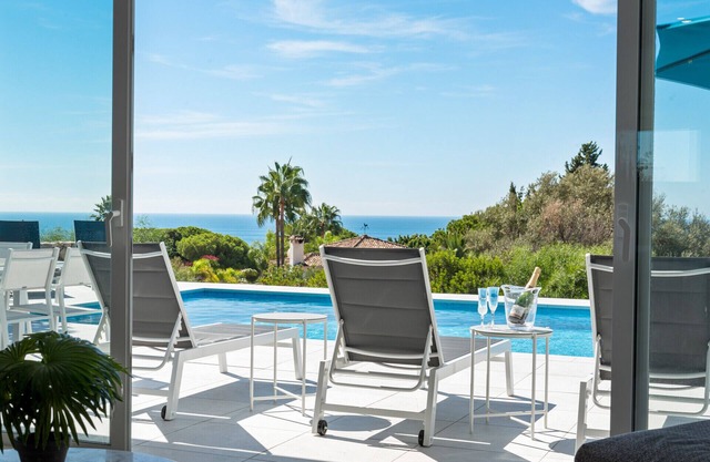 Villa Luna - 5 bed family villa in Las Chapas!