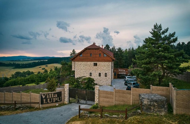 Villa LUPU
