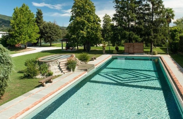Villa Luxury Suites surrounded by Lucca vineyards