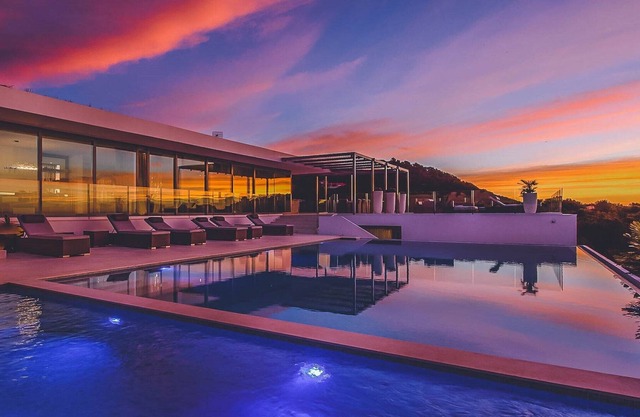 Villa Lyla - Five Bedroom Villa, Sleeps 10
