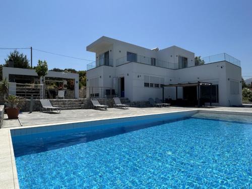 Villa Maïa