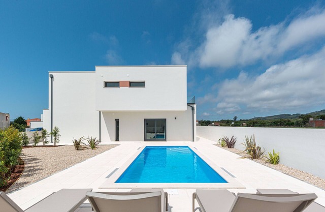 Villa Mar - modern villa for 8 with swimming pool and close to the beach