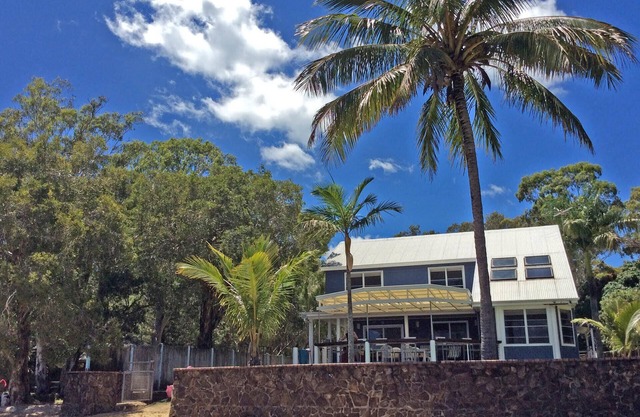 Villa Macleay-Beach Front Family Paradise