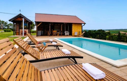 Villa Mali Sokol by Villas Guide